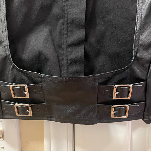 Blackmilk clothing harness buckle vest new with tags size medium - Picture 2 of 4